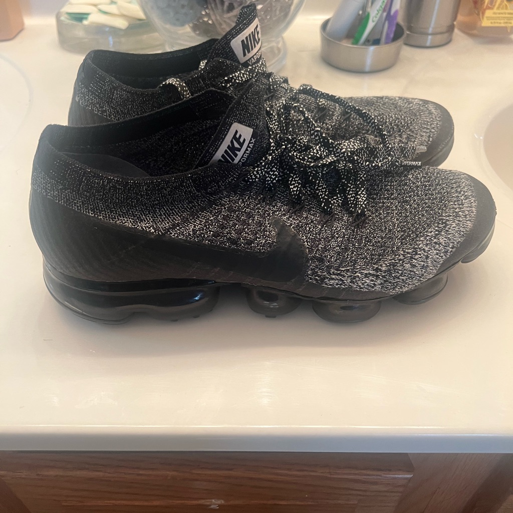 Nike Vapor Max Wear A Couple Of Time . Still In Good Condition